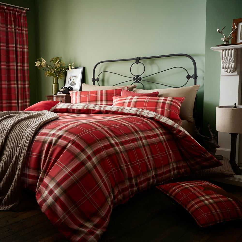 Červené povlečení na dvoulůžko Catherine Lansfield Kelso Red