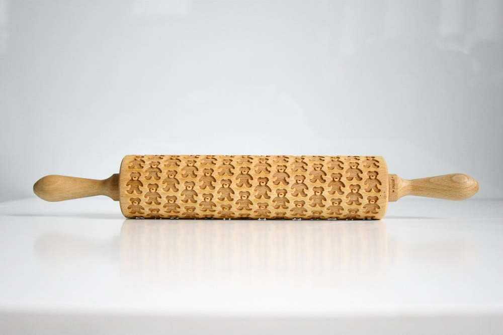 Dřevěný embosovaný váleček na těsto Valek Teddy Bears Valek