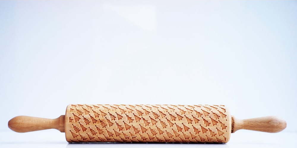 Dřevěný vánoční embosovaný váleček na těsto Valek Trees Valek