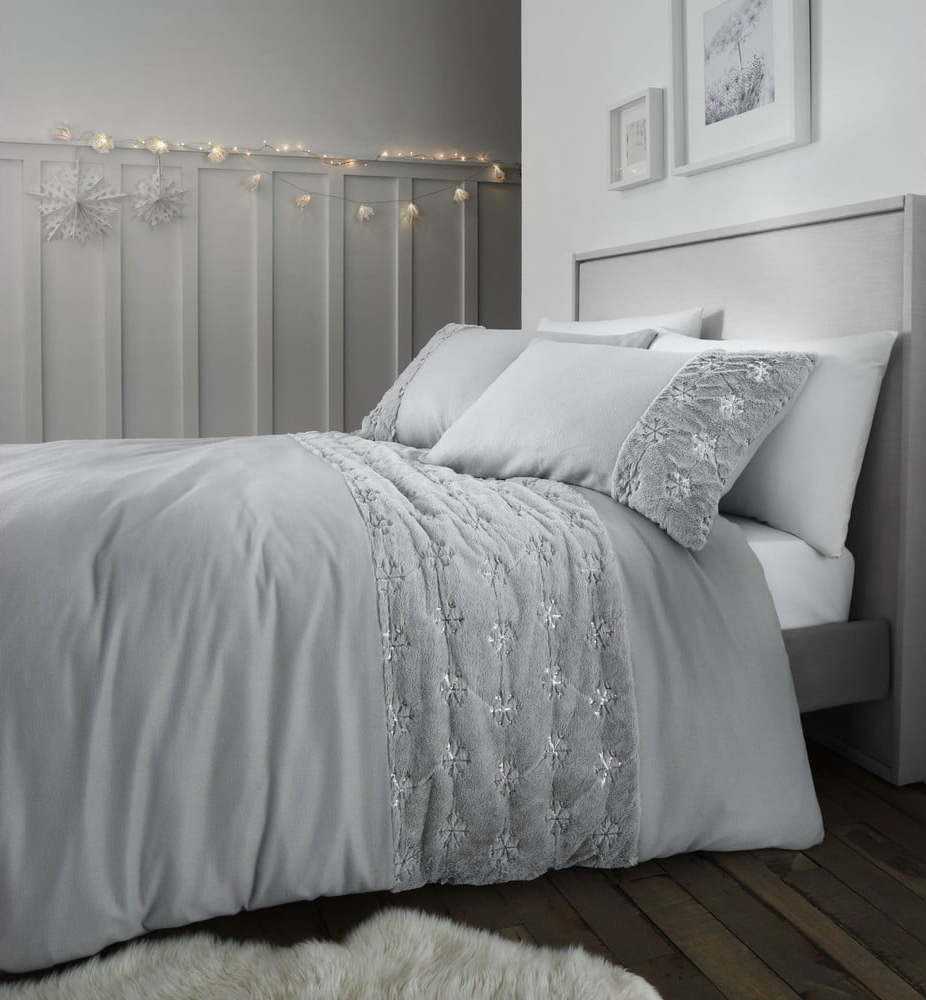 Šedé mikroplyšové povlečení Catherine Lansfield Cosy Snowflake