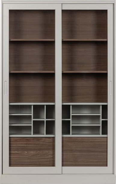Světle šedá/přírodní vitrína z borovicového dřeva s posuvnými dveřmi 125x200 cm James – WOOOD WOOOD